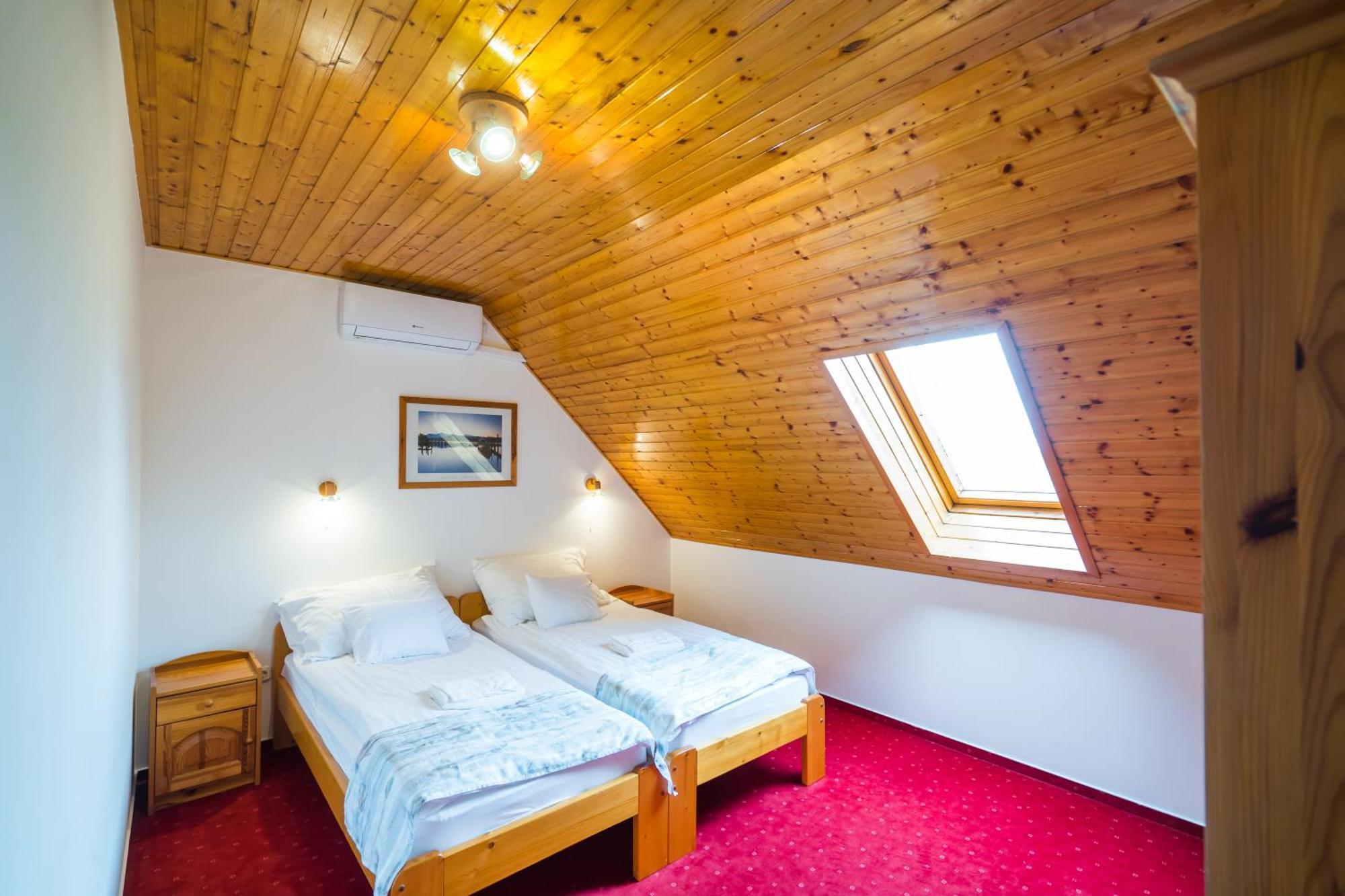 Gyorfi Apartmanhaz Zamárdi Exterior foto